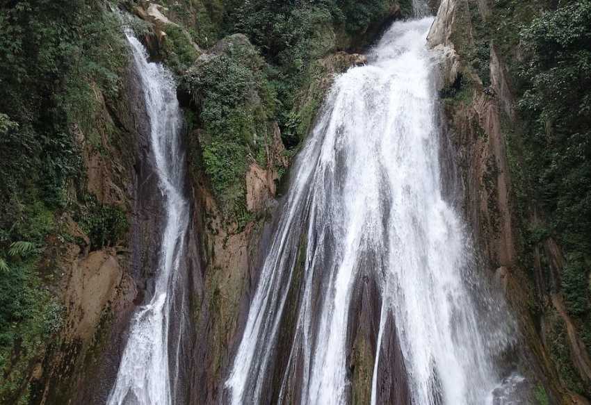 Kempty Falls Mussoorie Ram Gaon-Uttarakhand